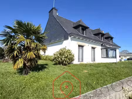 maison de caractère avec vaste terrain  guern
