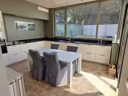 maison très bien située dans le centre de zaventem
