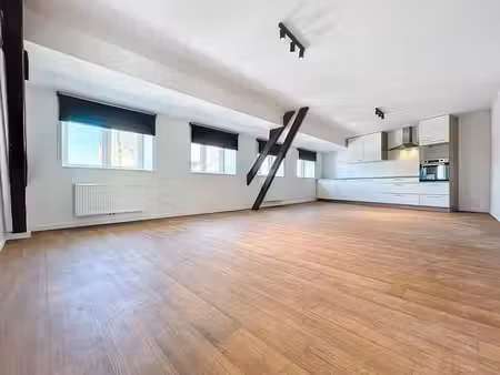 arlon (pl. léopold) : agréable appartement deux chambres