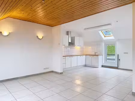chouette appartement une chambre idéalement situé.