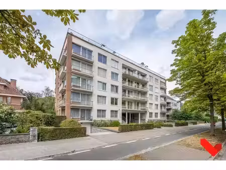 chouette appartement avec 2 grandes chambres et parking
