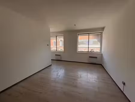bel appartement de +/- 50m² composé d'une chambre