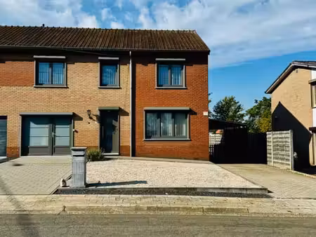 maison prête à emménager avec 4 chambres et grand jardin