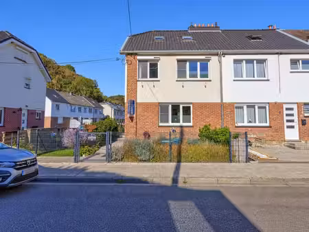 charmante maison 3 ch en bon état avec jardin et terrasses