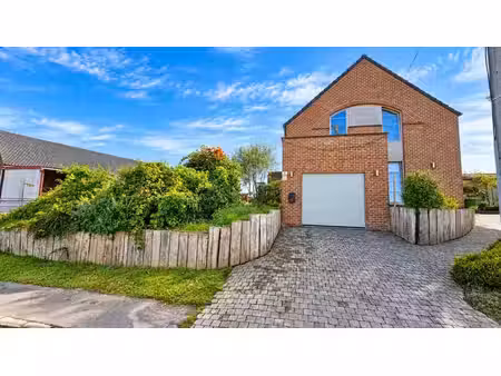 villa à rafraichir + garage et jardin