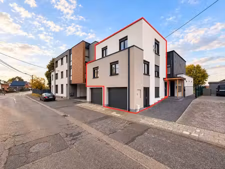 appartement 3 chambres et 2 salles de bains + garage