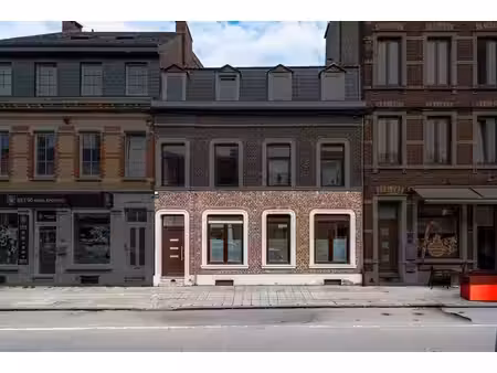 appartement rez-de-chaussée rénové  2 chambres et terrasse.