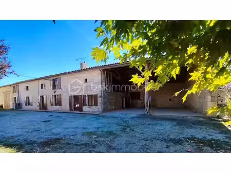 vente maison 9 pièces 175 m² à lezay (79120)  150 000 €
