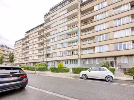 l’appartement 4d au 4e étage  cave et garage