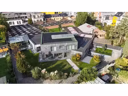 villa de prestige ±880 m² – piscine et spa