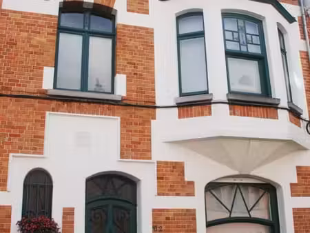 maison familiale de caractère avec jardin de ville à jette
