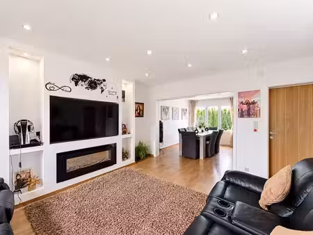 maison économe en énergie avec quatre chambres et deux salles de bains à vendre à willebro