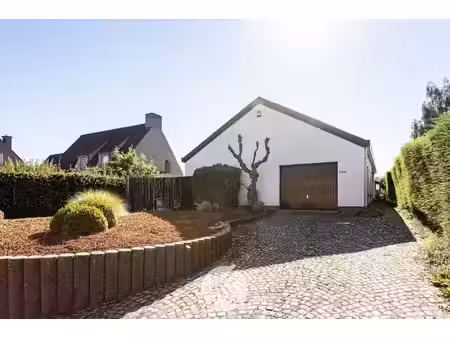robuuste bungalow op een interessante locatie