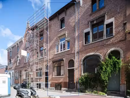 unieke renovatieopportuniteit op 50 meter van portus ganda