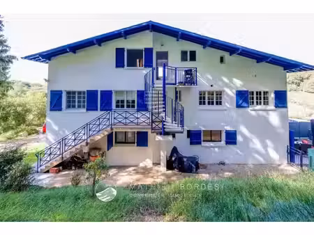ensemble immobilier de 309 m² – 3 appartements indépendants sur 2 890 m² de terrain