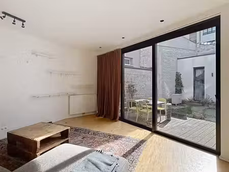 lumineux appartement meublé 2 ch avec terrasse / jardin
