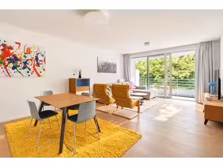watermael-boitsfort – appartement contemporain 3 ch. avec de