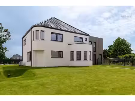 appartement te koop in laakdal met 3 slaapkamers