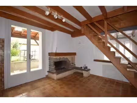 maison de ville à montbron avec jardin et garage 16220