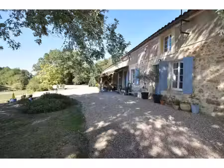longère & gîte  montbron