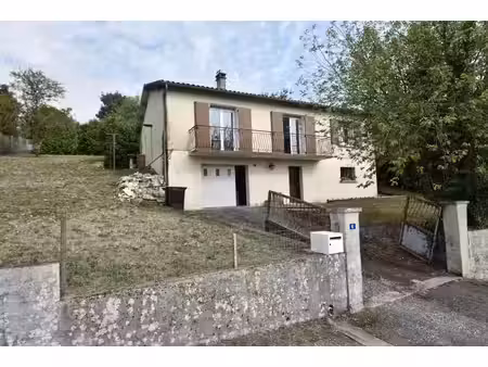 charmante maison rénovée 4 chambres à deux pas des commodité