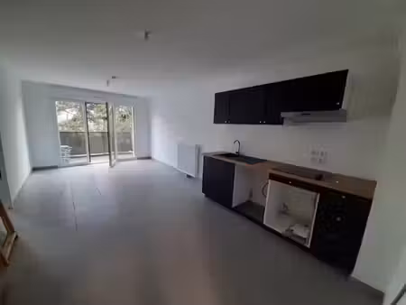 location appartement 2 pièces 43 m² à vénissieux (69200)