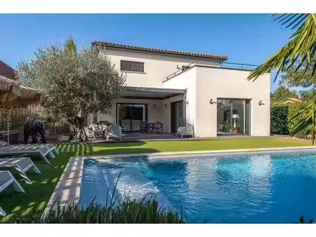 la tour de salvagny - villa contemporaine de 146m² - 4 chambres - piscine - garage
