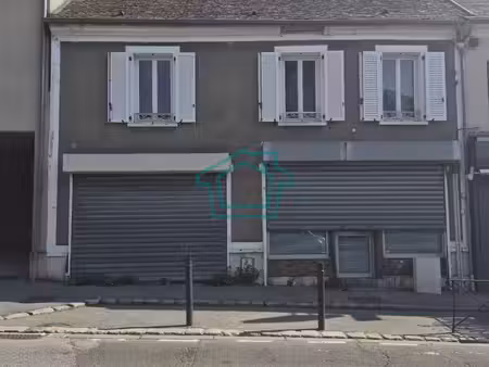 en exclusivité immeuble (locaux + résidence principale) 120