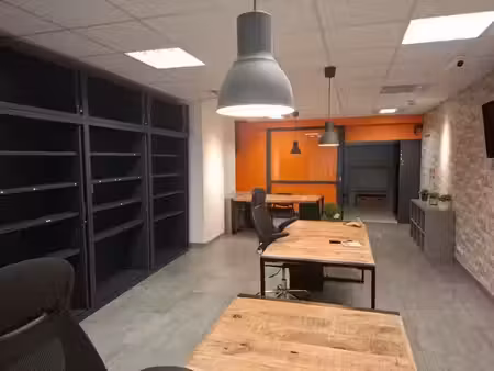 location locaux professionnels 2 pièces à cagnes-sur-mer (06800)  1 550 €