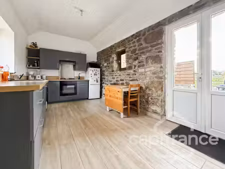 plouguerneau – 29880 - maison en pierre de 73 m² - trois chambres - terrain de 1 880 m²