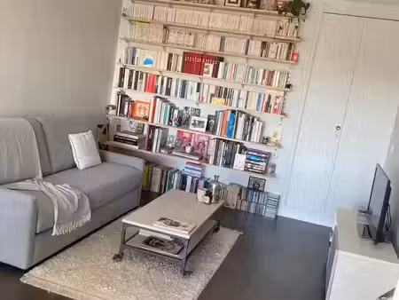 chambre de 12m2 à louer sur paris 10