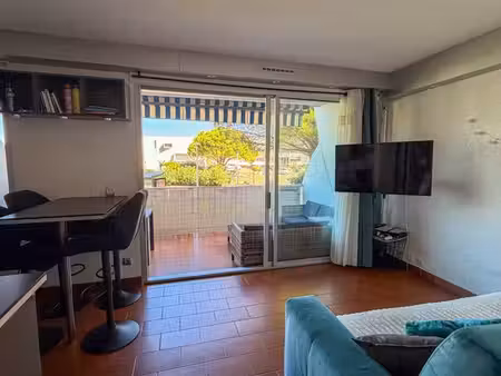 appartement studio 24m² port camargue 1ère ligne mer