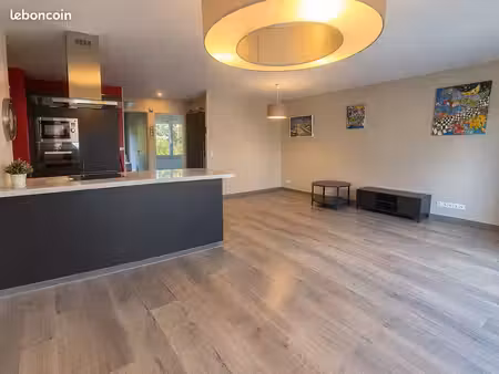 t4 avec balcons et garage à lambersart
