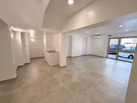 location locaux professionnels 60 m² à ajaccio (20000)  850 €