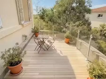 le château — appartement type 2 · terrasse 8 m² aperçu mer + parking