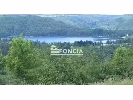 terrain constructible de 1315 m² au lac-d'issarlès  dans un cadre naturel exceptionnel