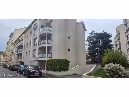 garage fermé 17m² en sous sol - lyon 3e