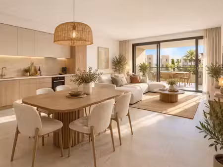 fréjus – beau 4 pièces avec terrasse  proche port-fréjus et plages