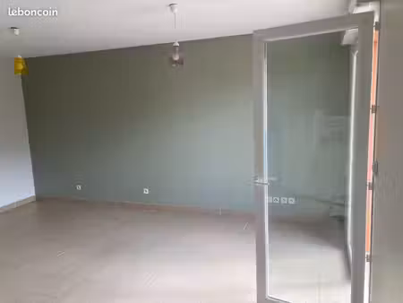 t2 50m2 à simandres