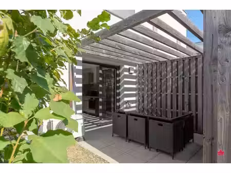 meyzieu ! t2 récent avec terrasse et parking en sous-sol !