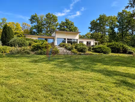 maison d'architecte  un écrin de verdure préservé de plus de