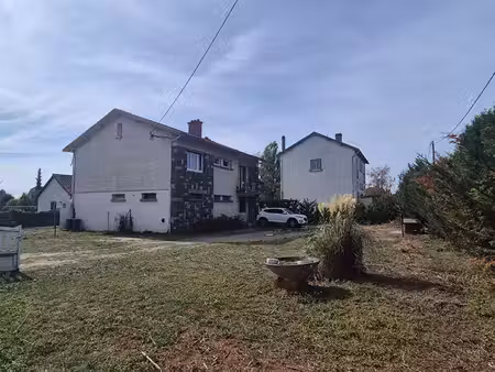 lezoux / grande maison familiale à vendre de 166 m2 comprenant 2 logements !
