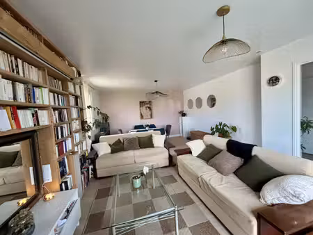 maison divisée en 2 appartements + terrain constructible r