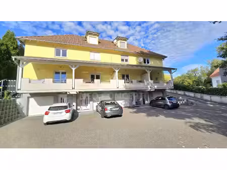 -- très belle maison mitoyenne 5 pièces au calme --