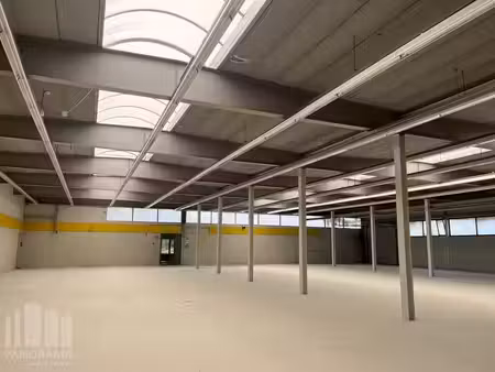 à vendre : projet build-to-suit sur un site unique à here...