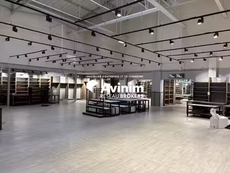 location local commercial