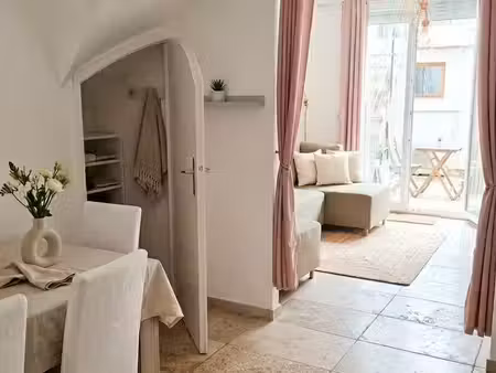 maison de ville avec exterieur