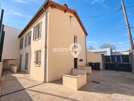immeuble 8 pièces 150 m²