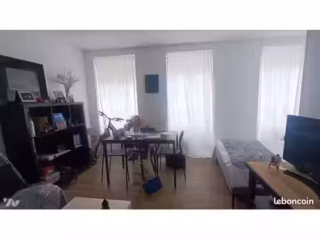 studio 1 pièce 31 m²