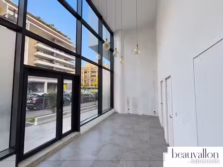 local commercial 55 m² marseille